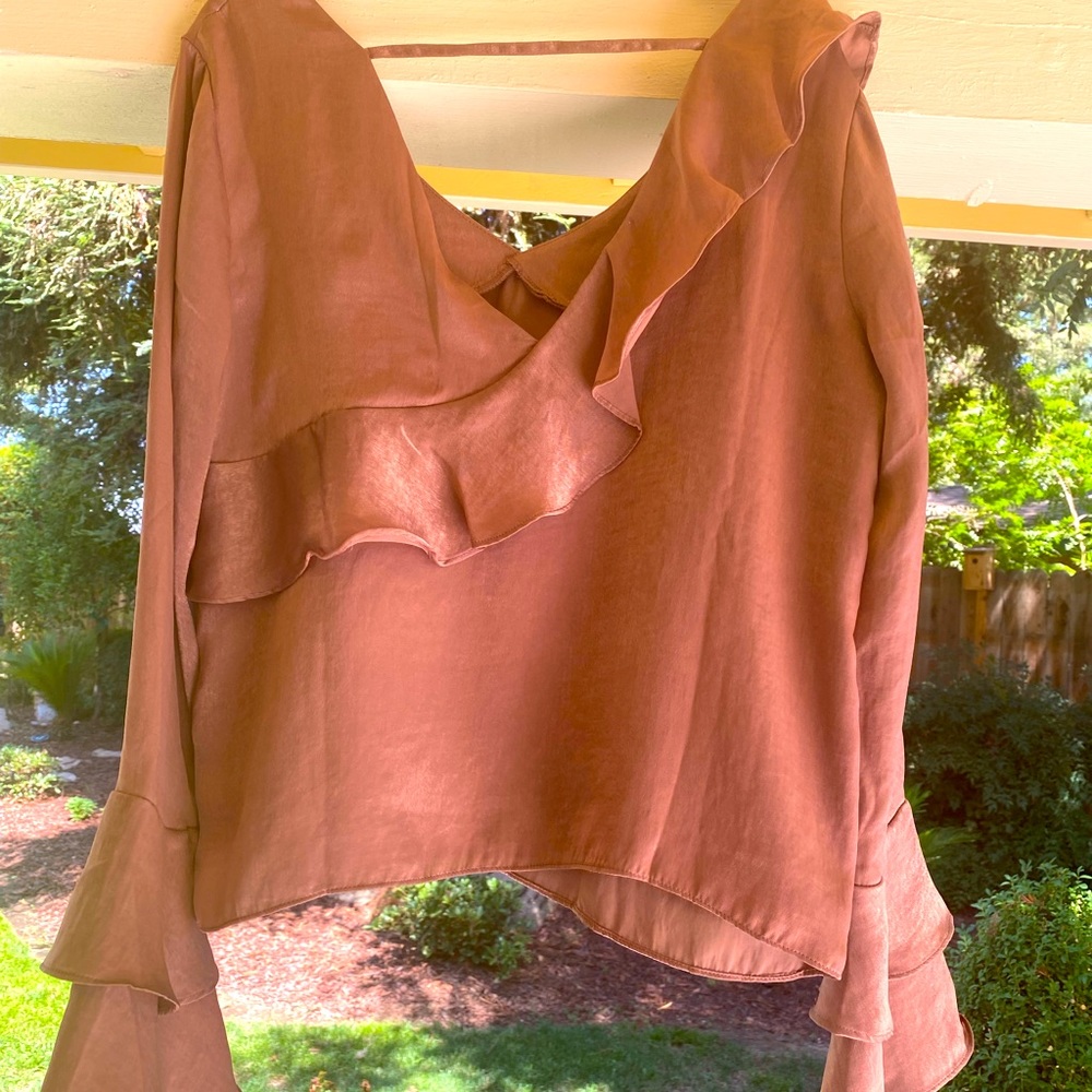NWT WILLOW & CLAY SILK TOP